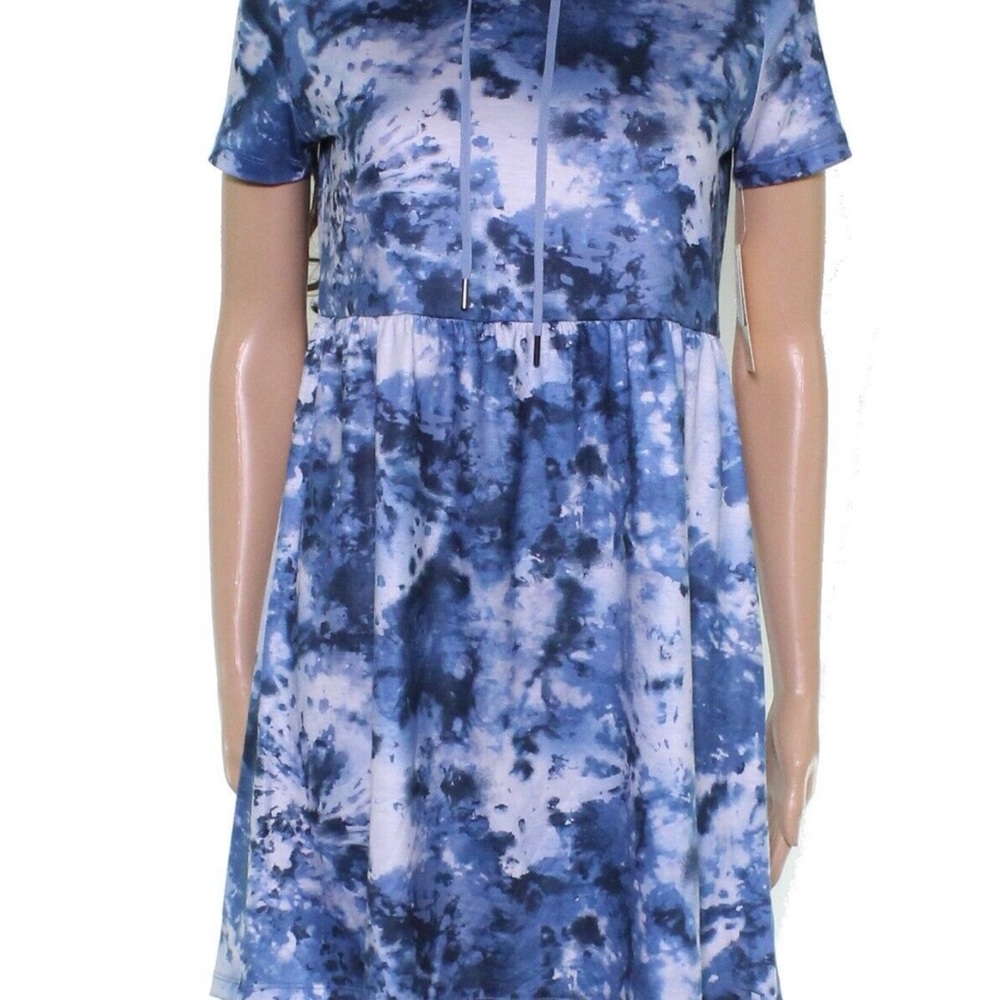 Blue tie dye dress with a huddle